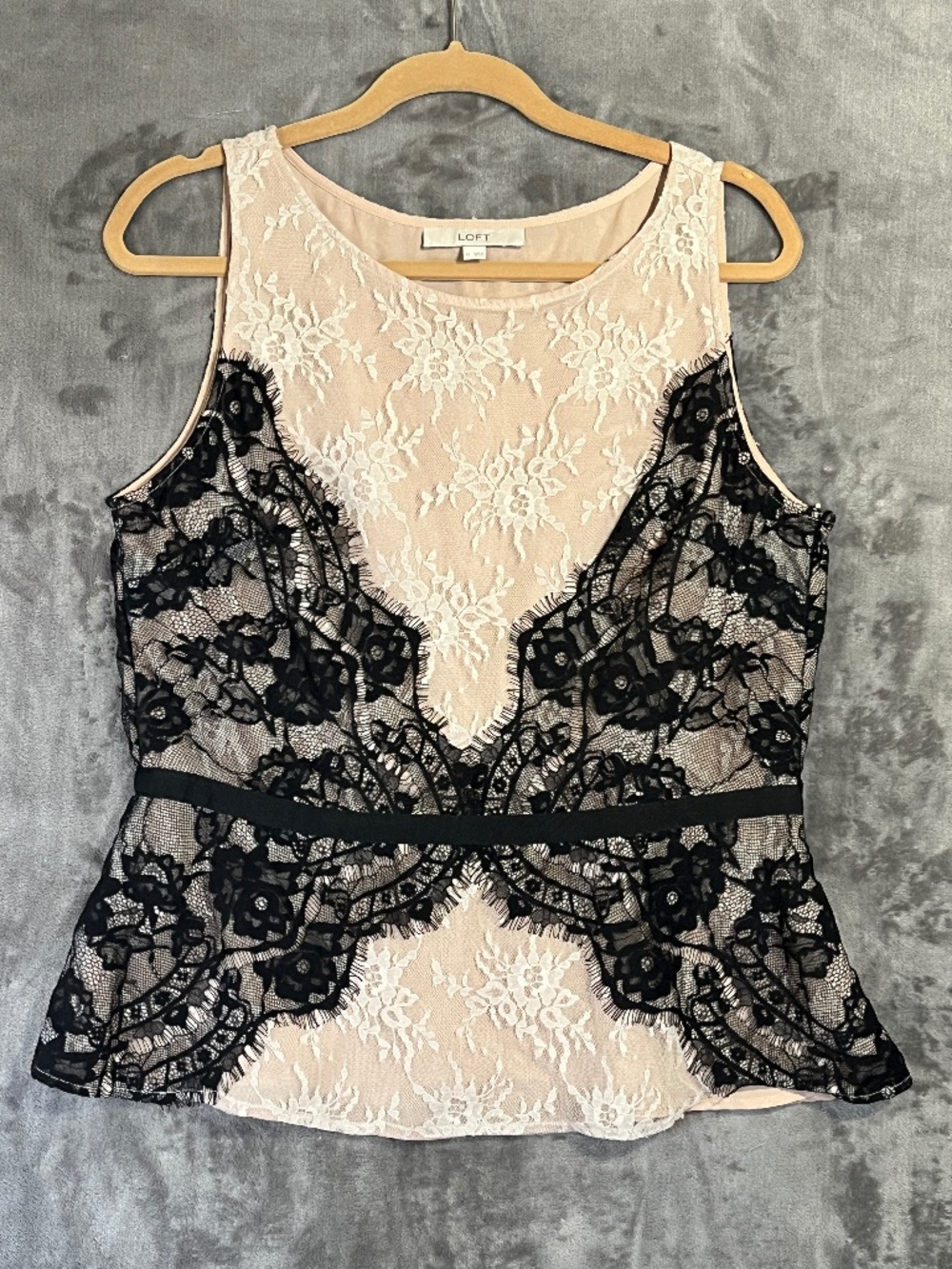 Loft Lace Black Cream Sleeveless peplum blouse Sz 12 grossgrain ribbon bow